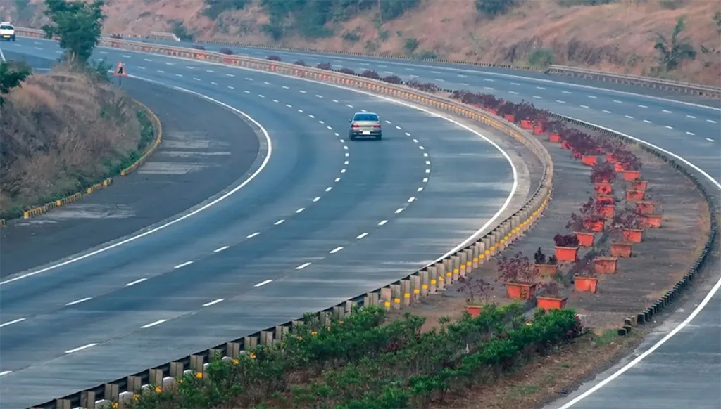 Mumbai-Pune Expressway Faces 4-Day Traffic Halt